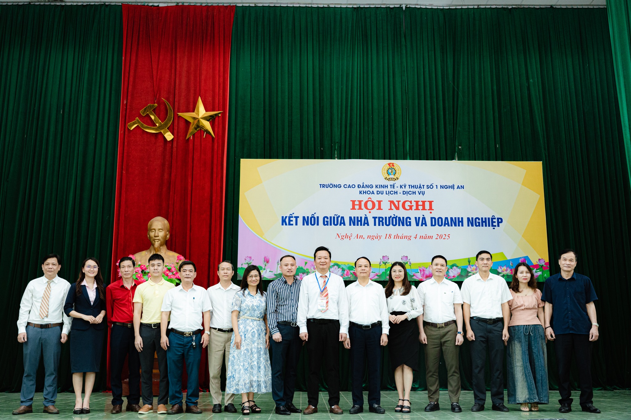 Đại biểu dự Hội nghị 