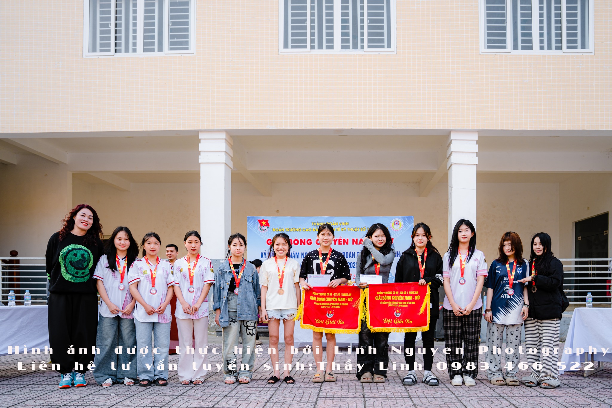 Giải ba nữ