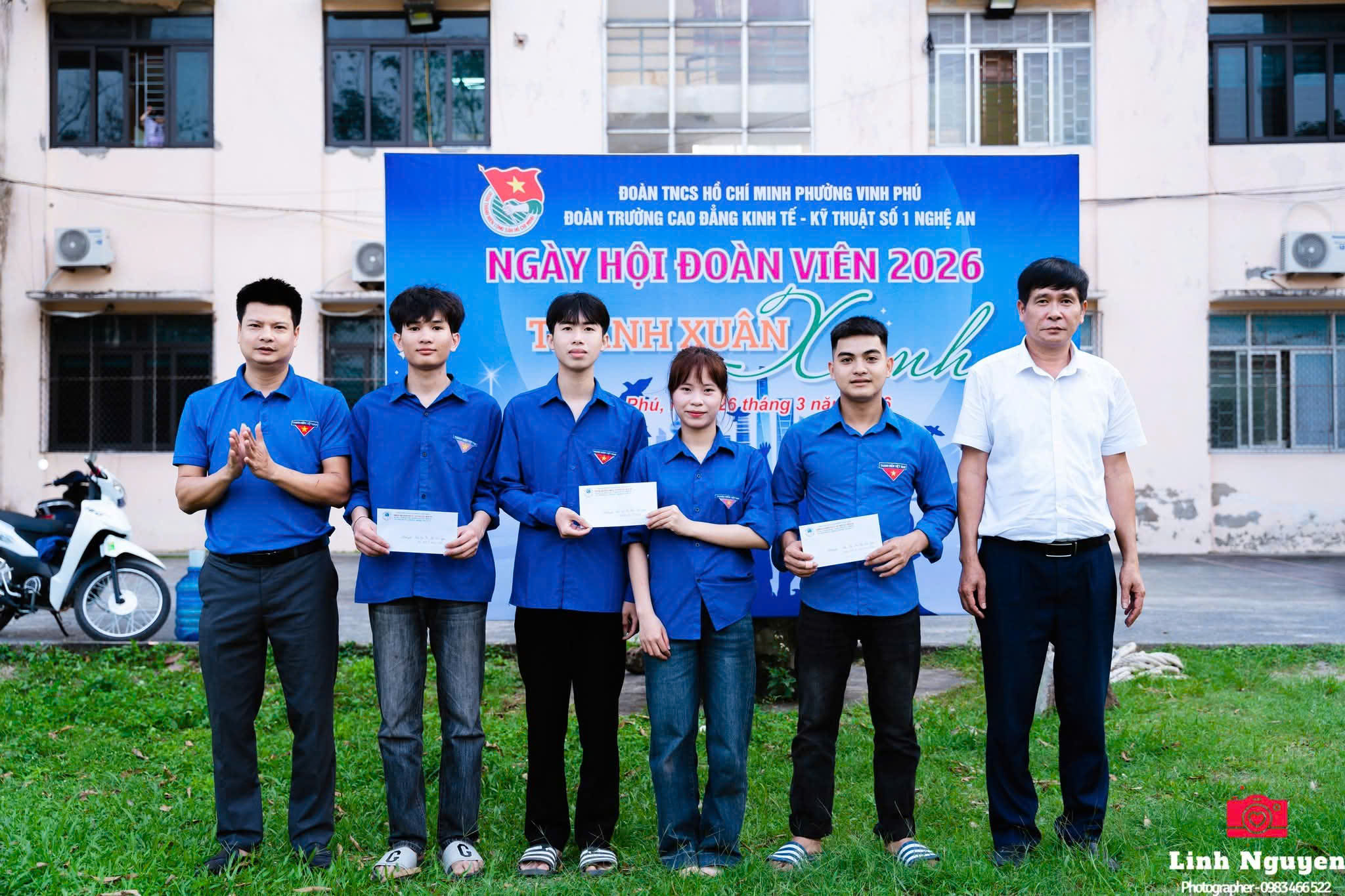 BTC trao giải cho các đội