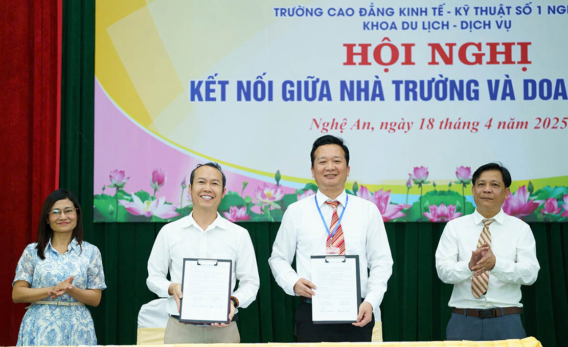 Trường Cao đẳng Kinh tế - Kỹ thuật số 1 Nghệ An ký kết biên bản ghi nhớ hợp tác đào tạo sinh viên ngành du lịch với doanh nghiệp