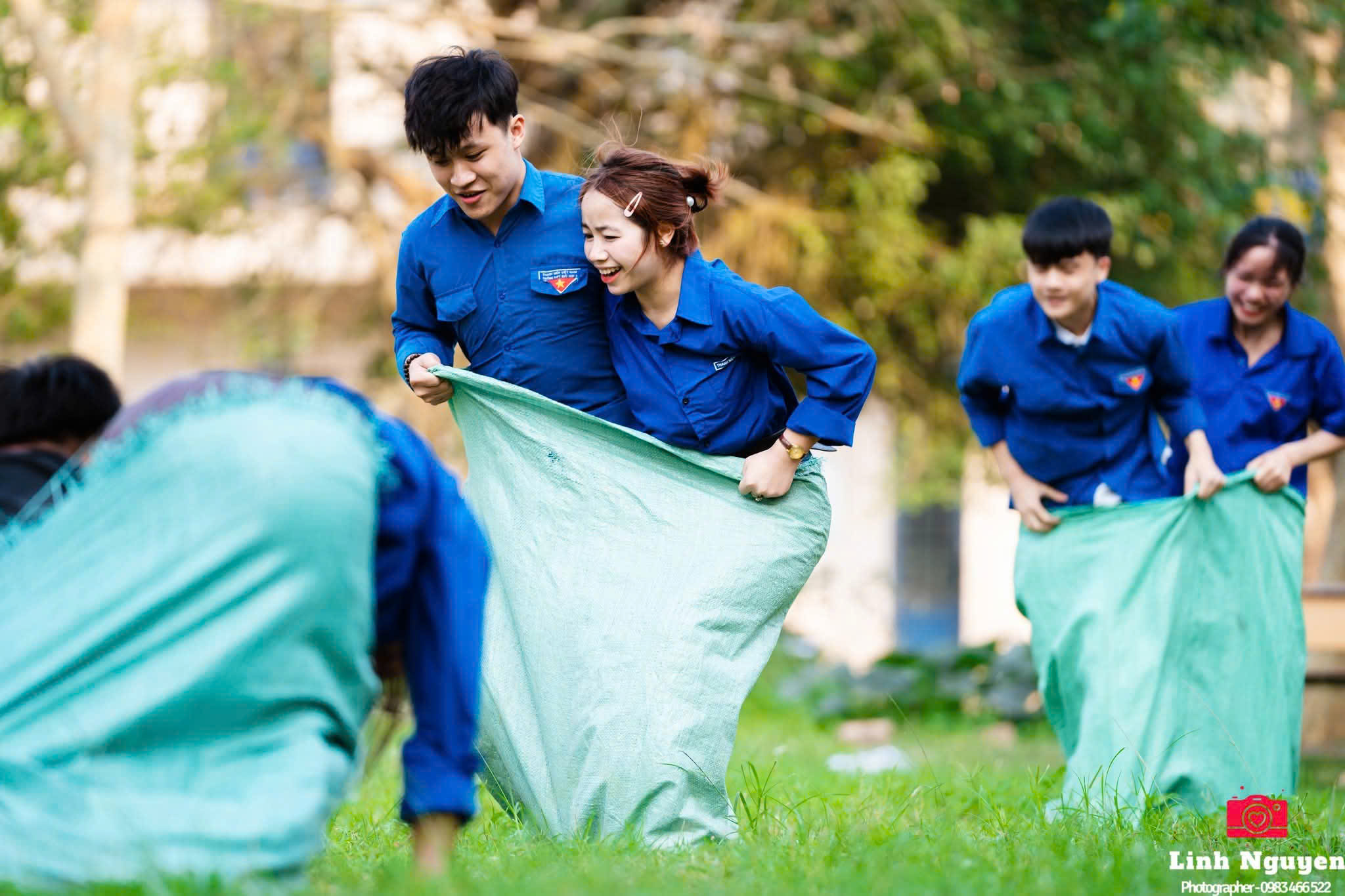 Phần thi nhảy bao bố đầy sôi động